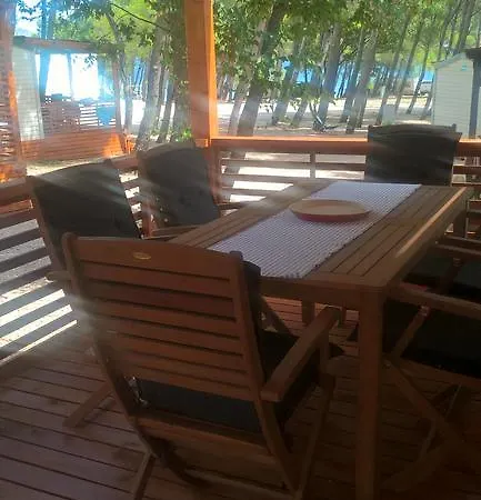 Mobile Navis 펜션 스타리그라드 파클레니차